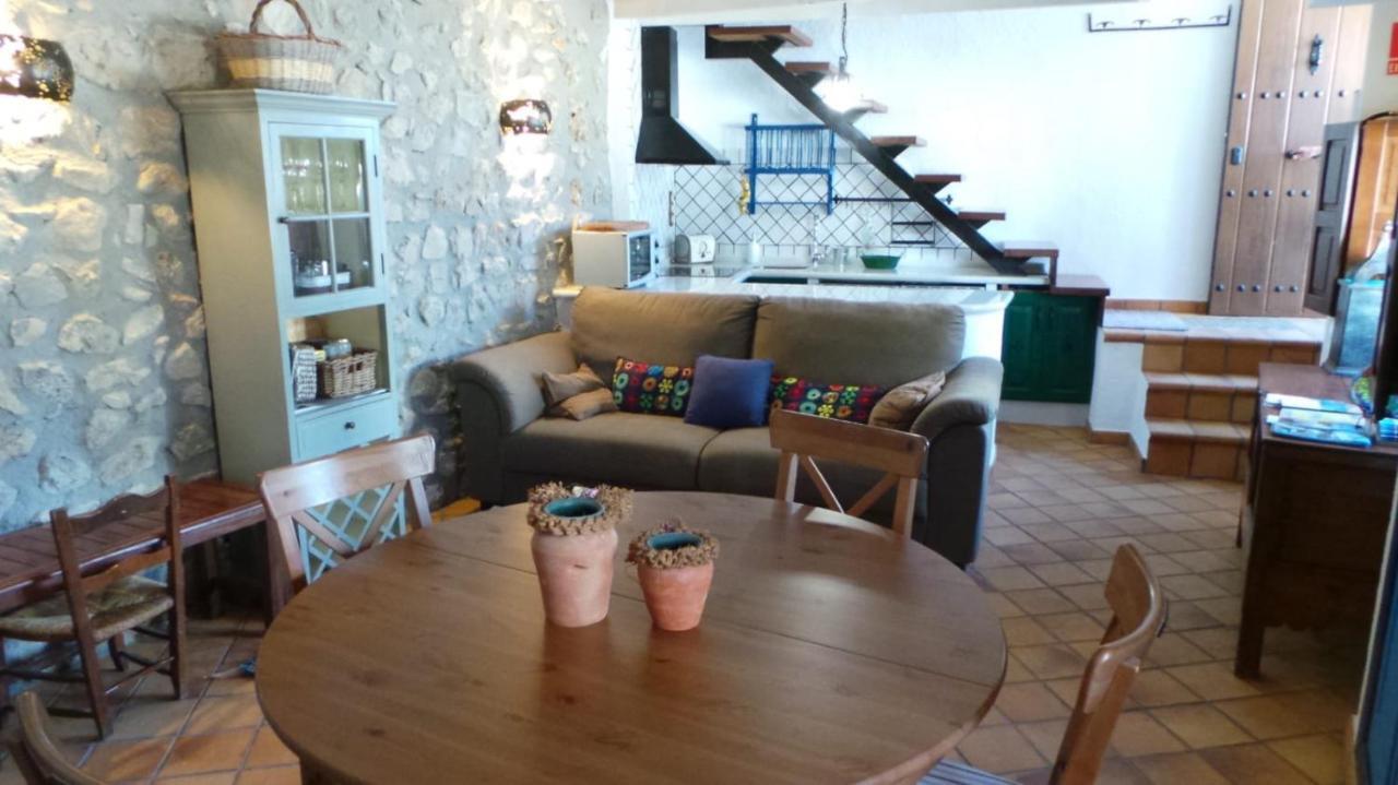 Vivienda Rural Fuente De Los Gusarapos Burunchel Exteriör bild